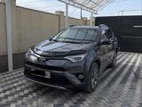 Toyota RAV4 2018 года за 10 800 000 тг. в Алматы – фото 4