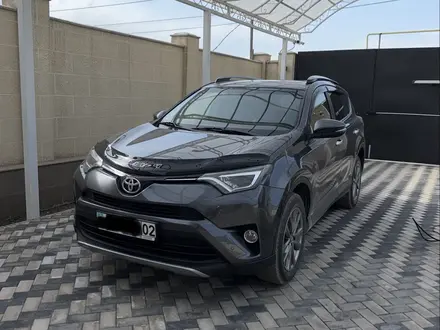 Toyota RAV4 2018 года за 10 800 000 тг. в Алматы – фото 4