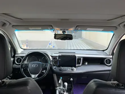 Toyota RAV4 2018 года за 10 800 000 тг. в Алматы – фото 10