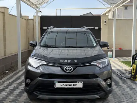 Toyota RAV4 2018 года за 10 800 000 тг. в Алматы