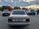 Mercedes-Benz E 260 1990 годаүшін1 500 000 тг. в Караганда