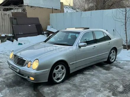 Mercedes-Benz E 320 1999 года за 6 000 000 тг. в Шымкент – фото 2