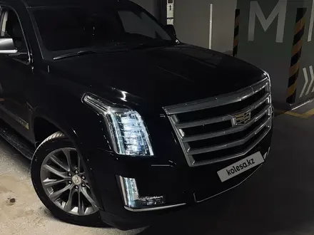 Cadillac Escalade 2019 года за 32 000 000 тг. в Алматы – фото 3