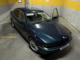 BMW 520 1998 года за 2 400 000 тг. в Алматы – фото 4