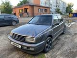 Volkswagen Vento 1993 года за 1 000 000 тг. в Экибастуз – фото 2