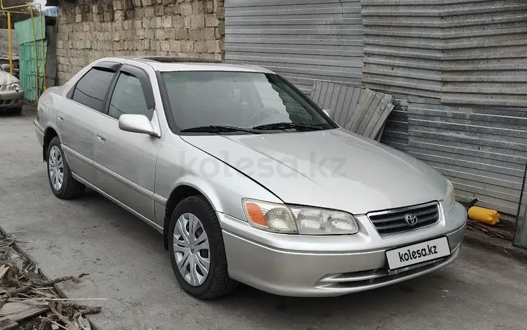 Toyota Camry 2001 года за 3 500 000 тг. в Атырау