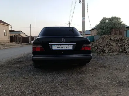 Mercedes-Benz E 280 1994 года за 2 000 000 тг. в Кызылорда – фото 4