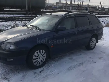 Toyota Avensis 2000 года за 3 800 000 тг. в Павлодар – фото 2