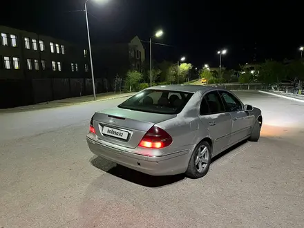 Mercedes-Benz E 240 2003 года за 3 000 000 тг. в Караганда – фото 4