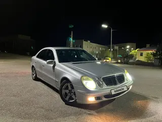 Mercedes-Benz E 240