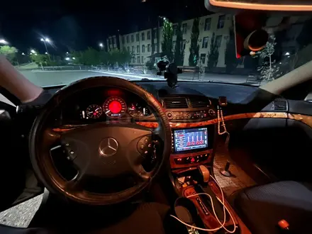 Mercedes-Benz E 240 2003 года за 3 000 000 тг. в Караганда – фото 5