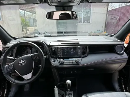 Toyota RAV4 2017 года за 10 000 000 тг. в Алматы – фото 18