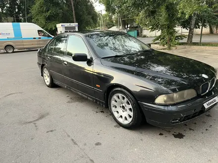 BMW 525 2000 года за 3 000 000 тг. в Алматы