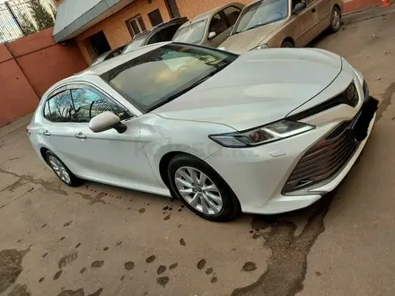 Toyota Camry 2019 года за 12 999 999 тг. в Алматы – фото 2