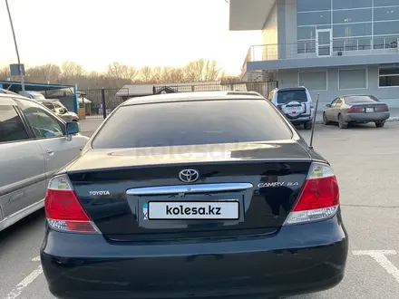 Toyota Camry 2005 года за 5 700 000 тг. в Павлодар – фото 2