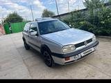 Volkswagen Golf 1993 годаүшін1 000 000 тг. в Шу