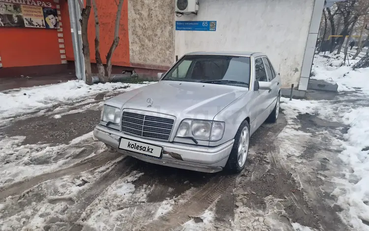 Mercedes-Benz E 220 1993 года за 2 750 000 тг. в Шымкент