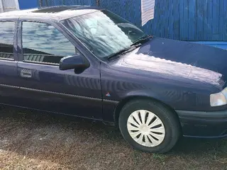 Opel Vectra, 1993