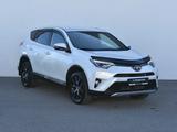 Toyota RAV4 2018 годаfor11 900 000 тг. в Атырау – фото 3