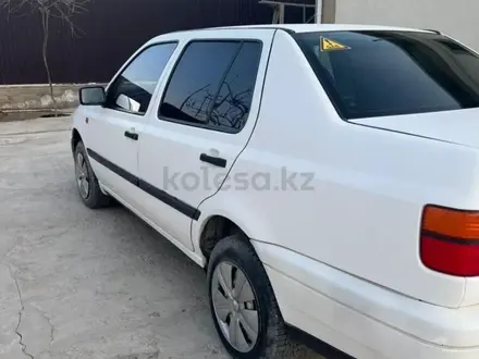 Volkswagen Vento 1993 года за 1 200 000 тг. в Кызылорда – фото 2