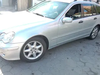Mercedes-Benz C 180