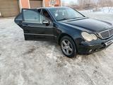 Mercedes-Benz C 240 2002 года за 2 700 000 тг. в Павлодар – фото 2