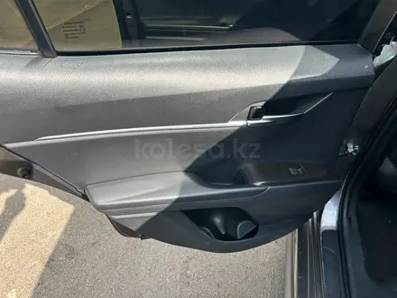 Toyota Camry 2021 года за 10 181 475 тг. в Алматы – фото 11