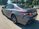 Toyota Camry 2021 года за 10 181 475 тг. в Алматы – фото 4