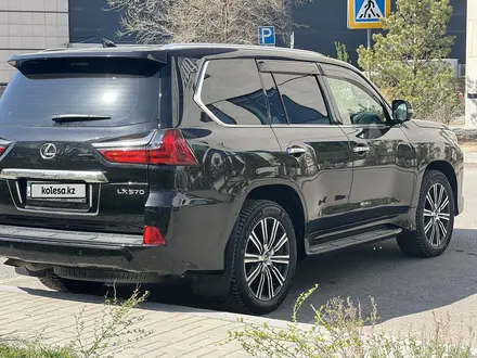 Lexus LX 570 2018 года за 40 500 000 тг. в Астана – фото 4