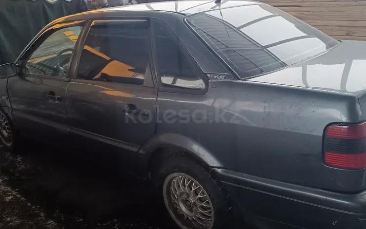 Volkswagen Passat 1994 годаfor1 000 000 тг. в Караганда