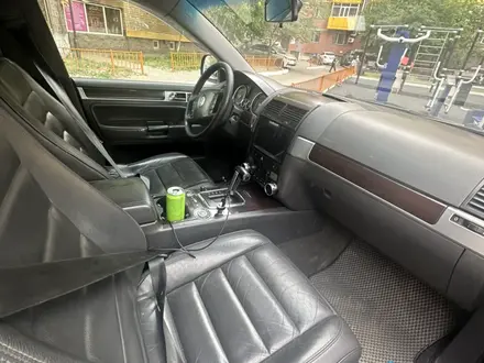 Volkswagen Touareg 2006 года за 5 000 000 тг. в Астана – фото 7
