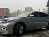 Lexus ES 300h 2015 года за 13 950 000 тг. в Алматы – фото 2