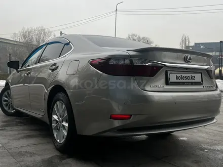 Lexus ES 300h 2015 года за 13 950 000 тг. в Алматы – фото 3