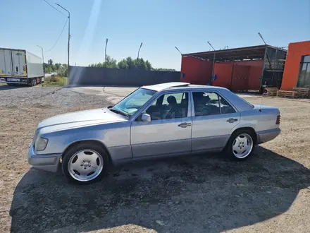 Mercedes-Benz E 280 1993 года за 3 800 000 тг. в Шымкент – фото 24