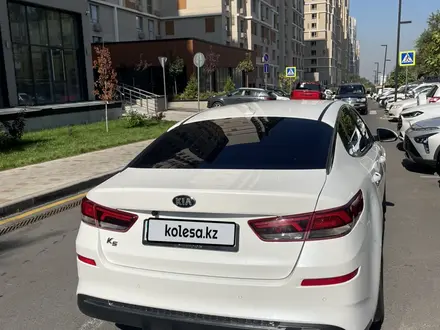 Kia K5 2019 года за 9 000 000 тг. в Алматы – фото 2