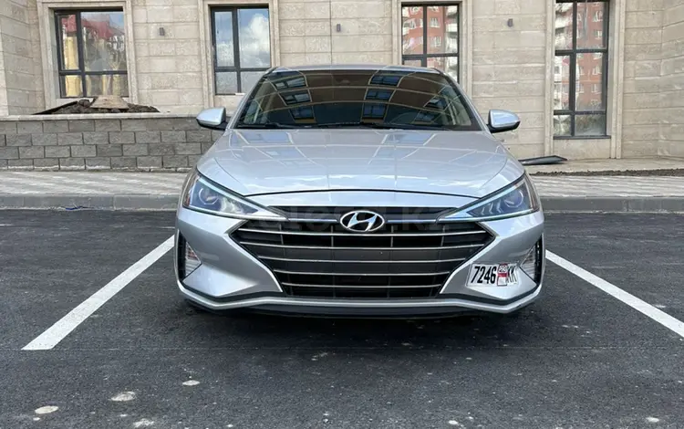 Hyundai Elantra 2018 года за 5 800 000 тг. в Караганда