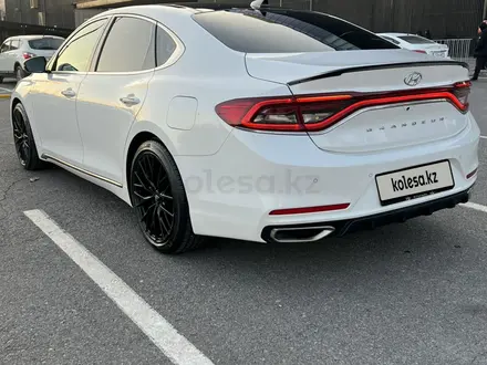 Hyundai Grandeur 2018 года за 13 600 000 тг. в Шымкент – фото 18