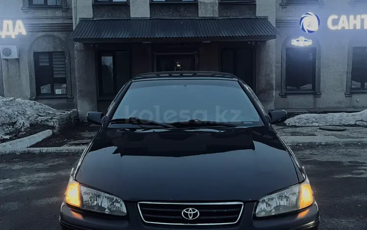 Toyota Camry 2000 годаүшін3 500 000 тг. в Усть-Каменогорск