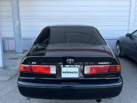 Toyota Camry 2000 года за 3 500 000 тг. в Усть-Каменогорск – фото 8