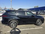Toyota Highlander 2023 годаfor27 500 000 тг. в Алматы – фото 5