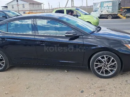 Hyundai Elantra 2020 года за 6 500 000 тг. в Атырау – фото 3