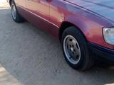 Mercedes-Benz E 230 1993 года за 950 000 тг. в Байконыр