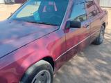 Mercedes-Benz E 230 1993 года за 950 000 тг. в Байконыр – фото 2