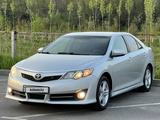 Toyota Camry 2014 года за 9 300 000 тг. в Шымкент – фото 3