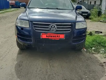 Volkswagen Touareg 2006 года за 5 000 000 тг. в Актобе – фото 2