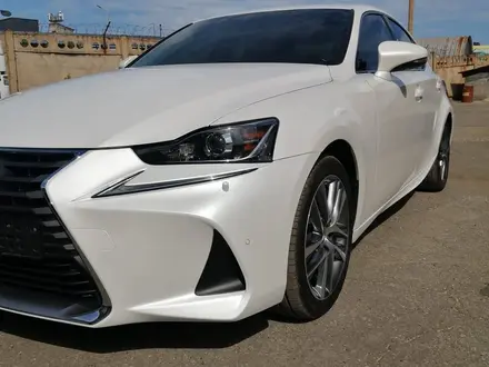 Lexus IS 200 2017 года за 14 500 000 тг. в Усть-Каменогорск – фото 5