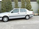 Volkswagen Vento 1995 года за 2 100 000 тг. в Тараз – фото 3