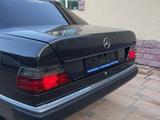 Mercedes-Benz E 220 1992 года за 1 900 000 тг. в Тараз – фото 5