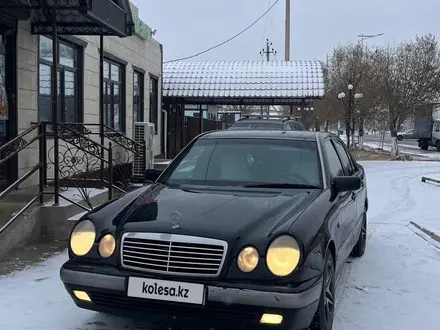 Mercedes-Benz E 280 1996 года за 1 100 000 тг. в Кызылорда – фото 2