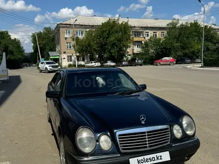 Mercedes-Benz E 320 1997 года за 2 500 000 тг. в Актобе